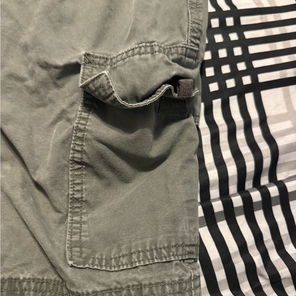 Bundle: Men's Cargo Shorts - Set of 3. Great set and great condition. Size 44 - Picture 4 of 10